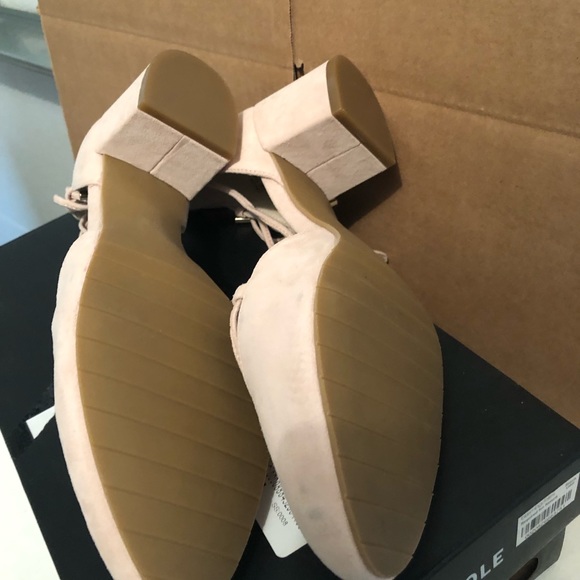 New Kenneth Cole NY Toniann Suede Block Heels 7.5M - Picture 6 of 8